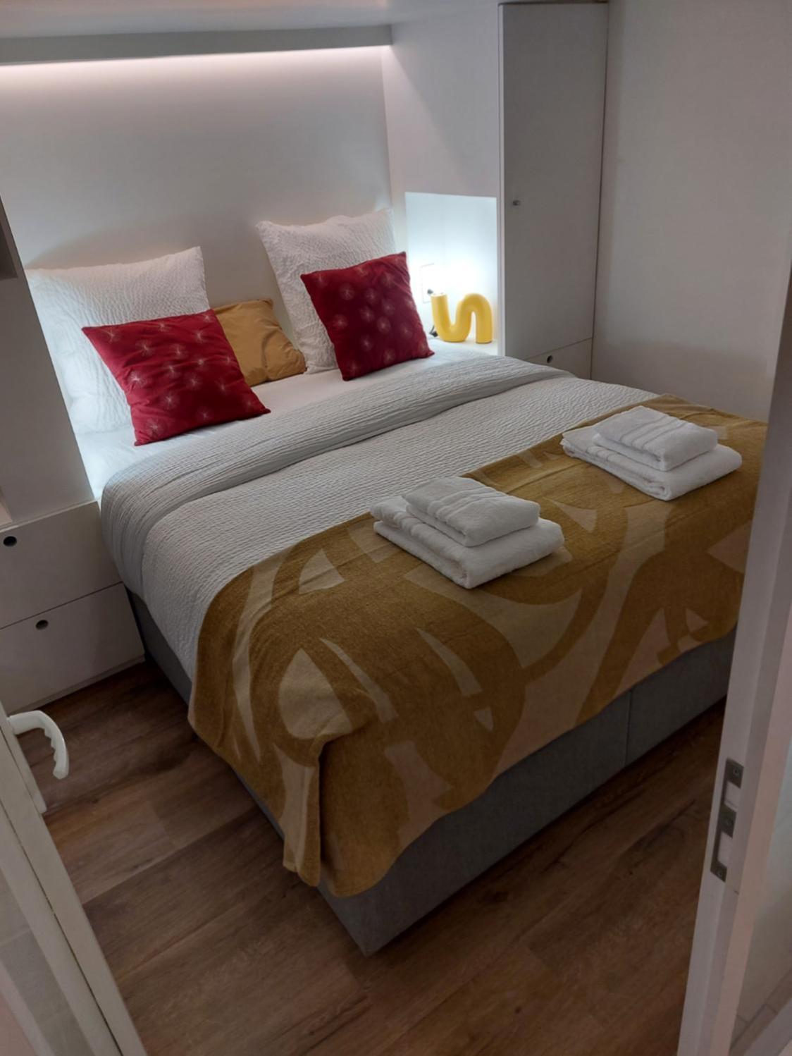 Apartments Paris Centre - At Home Hotel Екстериор снимка